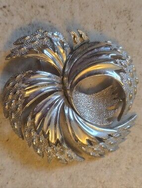 Vintage Crown Trifari Silver Tone Flower Brooch Pin